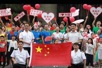 半岛在线客服《今天是你的生日，我的中国》MV